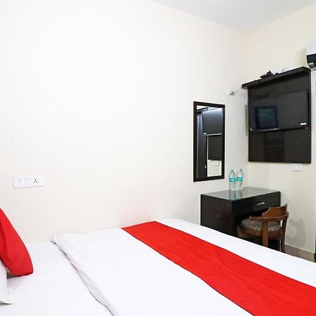 Hotel Westend Holiday Home 5 Mint From Nizamuddin Railway Station New Delhi Luaran gambar